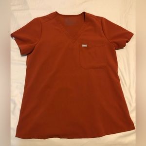 Figs auburn top